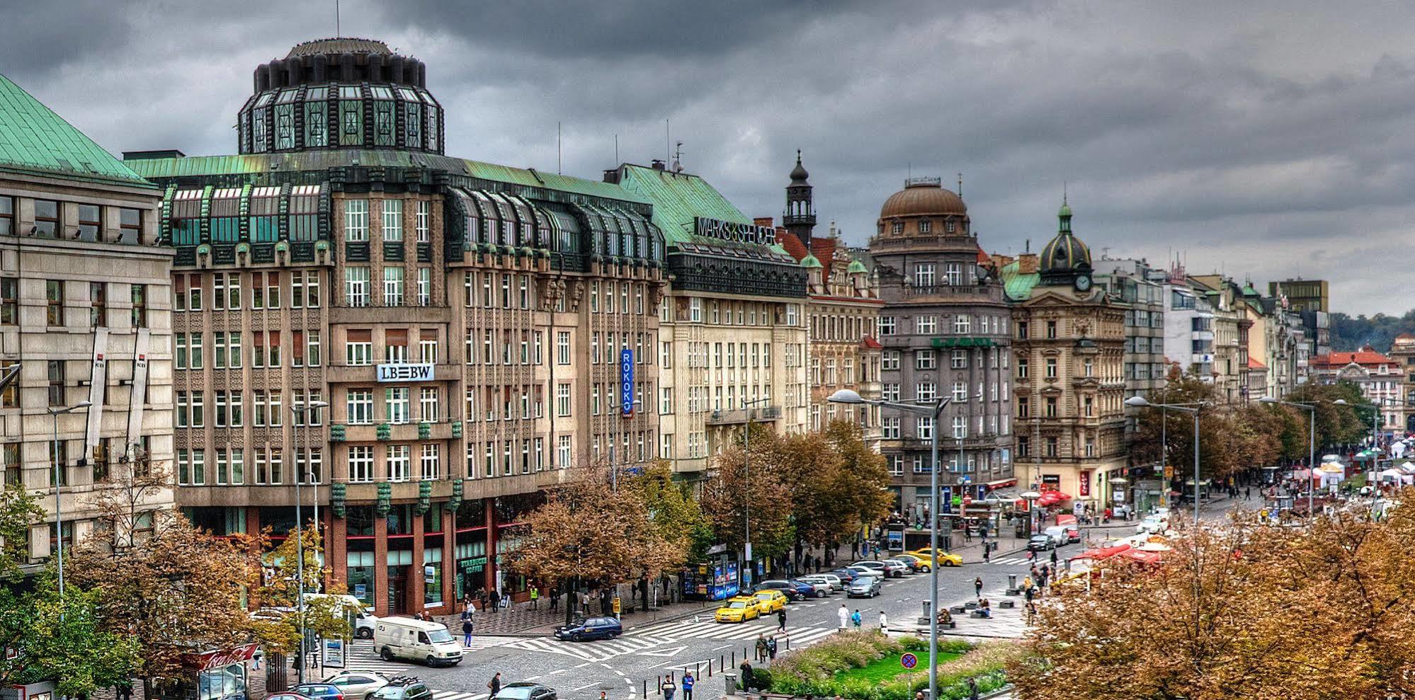 New Town - Apple Apartments Prague Extérieur photo